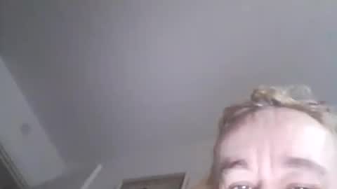 jessandsilverfox61 online show from 10-31-25, 03:35