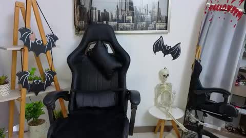 Snapshot of jessey_adams chatting on 10-25-25, 01:29 bella adams online show from 10-25-25, 01:29