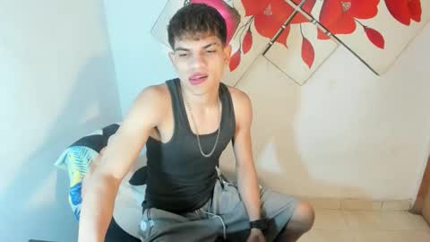 Snapshot of jesshot_bigcock chatting on 05-10-26, 07:02 jesshot_bigcock online show from 05-10-26, 07:02