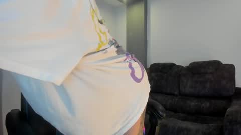 Snapshot of jessi_lemus chatting on 06-24-26, 08:19 jessi_lemus online show from 06-24-26, 08:19