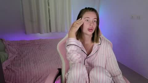 Snapshot of jessica_hanson chatting on 04-10-26, 03:01 Jessy online show from 04-10-26, 03:01