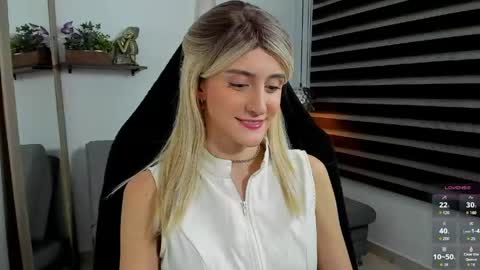 Snapshot of jessica_lisbon chatting on 05-15-26, 06:04 Jessica online show from 05-15-26, 06:04