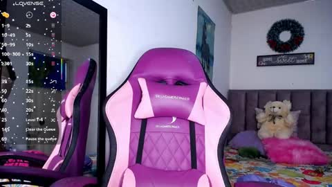 Snapshot of jessica_princess8511 chatting on 05-12-26, 09:34 jessica_princess8511 online show from 05-12-26, 09:34