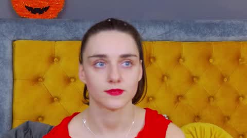 Jessica White online show from 11-18-25, 05:01