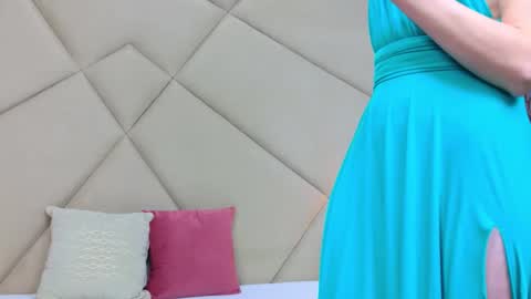 Snapshot of jessicagibson chatting on 02-18-26, 09:44 Jessica online show from 02-18-26, 09:44