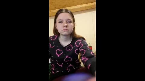 jessicaholland1 online show from 04-27-26, 06:39