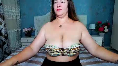 Snapshot of jessicalove20 chatting on 06-23-26, 08:51 single mommy online show from 06-23-26, 08:51