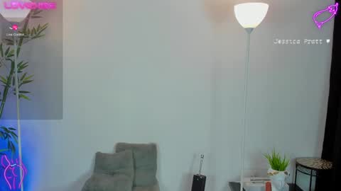 Snapshot of jessicapratt chatting on 02-19-25, 12:03 Jessica Pratt IG jessicaxpratt online show from 02-19-25, 12:03