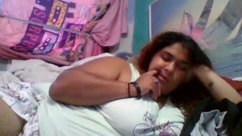 Snapshot of jessicarabbits4 chatting on 06-22-26, 01:07 dovedianna online show from 06-22-26, 01:07