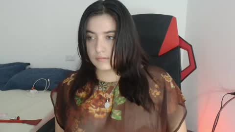 Snapshot of jessicared18 chatting on 09-19-25, 01:56 jessicared18 online show from 09-19-25, 01:56