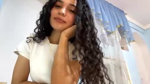 Snapshot of jessicaroad chatting on 07-02-26, 07:25 Elly online show from 07-02-26, 07:25