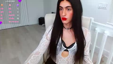 Snapshot of jessicavalentinecd chatting on 10-20-25, 01:17 Jessica online show from 10-20-25, 01:17