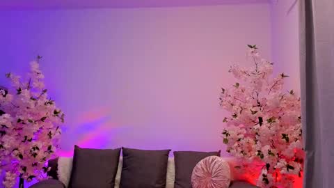 Snapshot of jessiccaburns chatting on 01-01-25, 03:23 Gloria online show from 01-01-25, 03:23