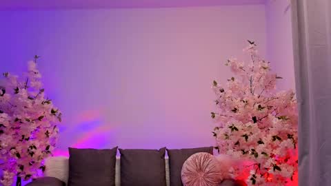 Snapshot of jessiccaburns chatting on 01-12-25, 01:32 Gloria online show from 01-12-25, 01:32