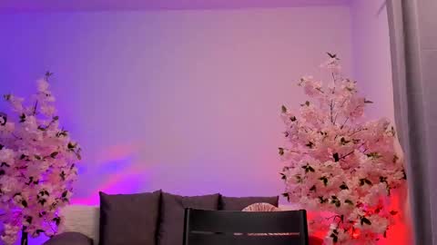 Snapshot of jessiccaburns chatting on 01-20-25, 02:22 Gloria online show from 01-20-25, 02:22