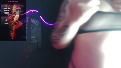 Snapshot of jessie_wild chatting on 10-05-25, 02:43 jessie_wild online show from 10-05-25, 02:43