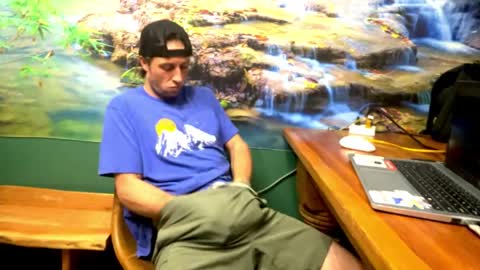 Snapshot of jessiehammerdik chatting on 11-05-25, 01:38 Dixon Cider online show from 11-05-25, 01:38