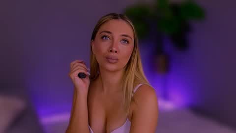 jessiellle online show from 10-02-25, 06:20