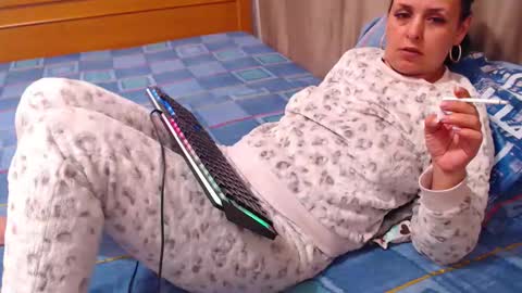 jessiestar3 online show from 05-02-26, 09:53