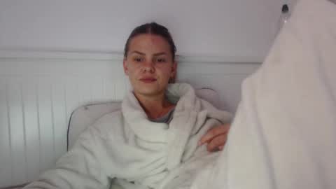 jessieryan online show from 10-08-25, 04:54