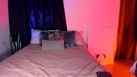 Snapshot of jessiicarabbit chatting on 03-12-25, 07:35 Jessica online show from 03-12-25, 07:35