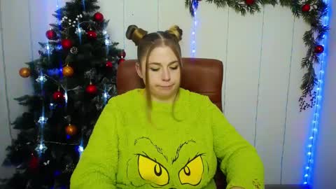 Snapshot of jessikadaniels chatting on 12-19-24, 07:29 Jess online show from 12-19-24, 07:29