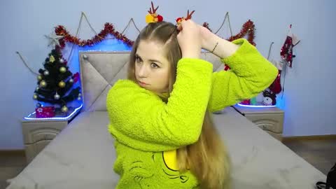 Snapshot of jessikadaniels chatting on 12-23-24, 07:17 Jess online show from 12-23-24, 07:17