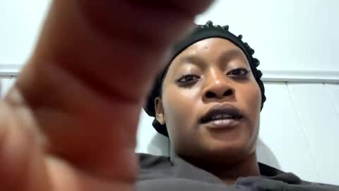 Snapshot of jessybea chatting on 11-17-25, 02:06 jessybea online show from 11-17-25, 02:06