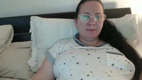 Snapshot of jessyqueen55 chatting on 02-20-26, 05:37 OnlyJessy online show from 02-20-26, 05:37