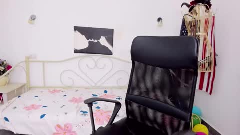Jessy online show from 01-15-25, 04:00