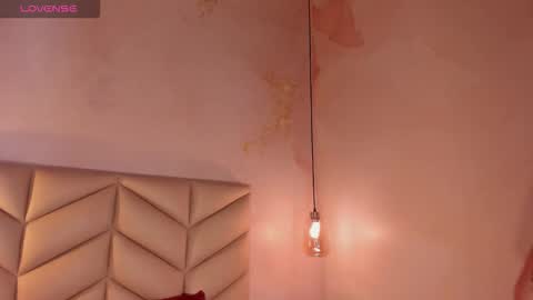 Snapshot of jesysoz_23 chatting on 09-28-25, 06:35 Jessica online show from 09-28-25, 06:35