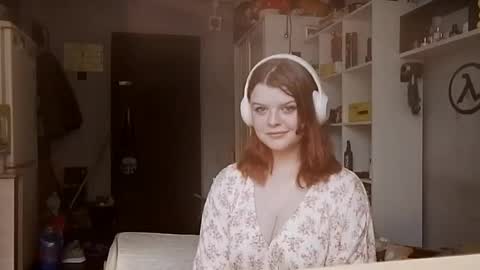 I am Gina ntmu Lets hit 10 Thumbs Up together online show from 06-09-26, 10:38