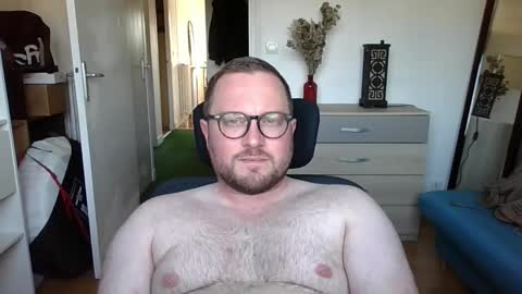 jeuneloup92 online show from 09-30-25, 04:34