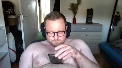 jeuneloup92 online show from 10-08-25, 03:42