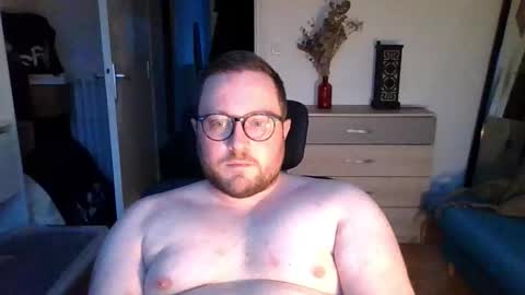 jeuneloup92 online show from 02-10-26, 05:28