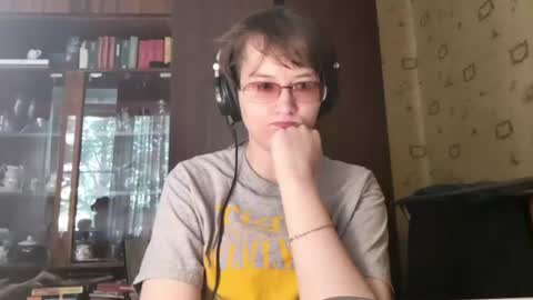 Snapshot of jeweldominey chatting on 06-13-26, 04:43 jeweldominey online show from 06-13-26, 04:43
