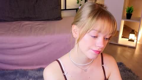 Snapshot of jewellhogan chatting on 02-19-26, 08:49 Gwen online show from 02-19-26, 08:49