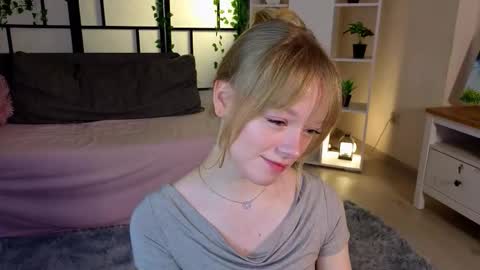 Snapshot of jewellhogan chatting on 02-28-26, 08:10 Gwen online show from 02-28-26, 08:10