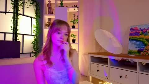 Snapshot of jewellhogan chatting on 03-17-26, 09:40 Gwen online show from 03-17-26, 09:40