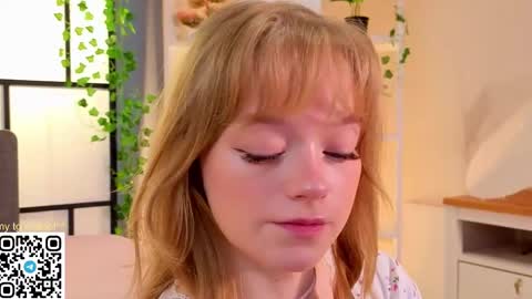 Snapshot of jewellhogan chatting on 03-23-26, 08:13 Gwen online show from 03-23-26, 08:13