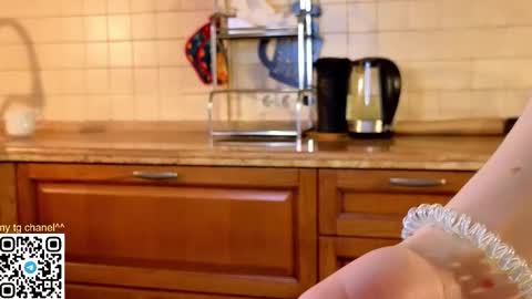 Snapshot of jewellhogan chatting on 03-27-26, 09:47 Gwen online show from 03-27-26, 09:47