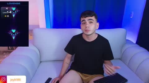 Snapshot of jey_keler chatting on 10-23-25, 02:44 jey keler online show from 10-23-25, 02:44