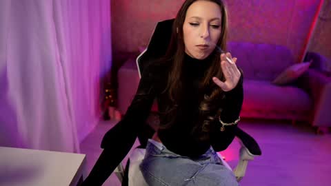 Snapshot of jeyssy69 chatting on 02-01-25, 01:44 Jeyssy also Andra online show from 02-01-25, 01:44