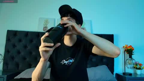 Snapshot of jheampiero chatting on 03-20-26, 10:14 Jheampiero online show from 03-20-26, 10:14