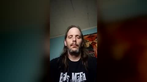 Snapshot of jhitchens chatting on 07-07-26, 12:31 jhitchens online show from 07-07-26, 12:31
