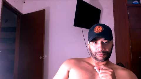 En moreno online show from 12-14-25, 01:05