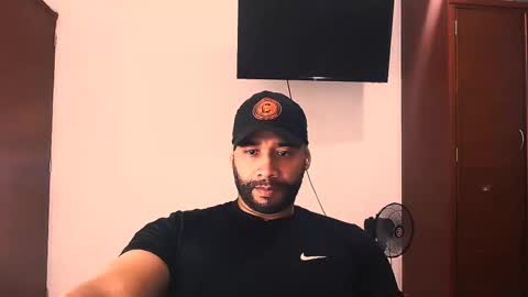 En moreno online show from 12-18-25, 12:06