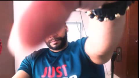 En moreno online show from 12-23-25, 06:55