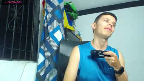 JhoanVelezModel online show from 10-04-25, 05:27