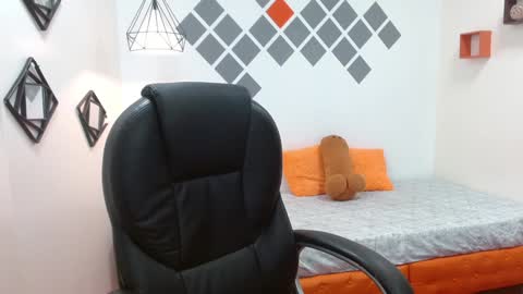 Jhoel online show from 12-15-24, 01:11